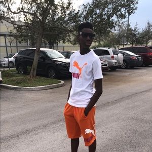 Meet your Posher, Omari